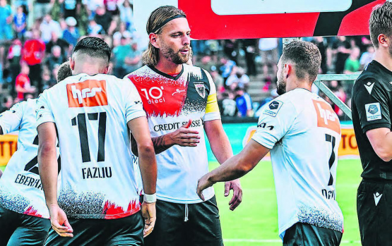 Ein starker Olivier Jäckle könnte im Aufstiegskampf den Unterschied machen: Der 30-Jährige gibt am Donnerstagabend im «FC Aarau Fan-Podcast» Auskunft über die Ziele des FC Aarau (www.fcaarau-fanpodcast.ch). (Bild: Sarah Rölli)