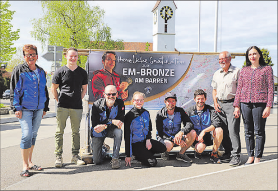 Freundlicher Empfang im kleinen Rahmen: Christian Baumann (2. von links) zusammen mit TV-Lüpu-Vorstandsmitgliedern und den beiden Gemeinderäten Rudolf Sturzenegger und Eva Hammesfahr Vercelli ganz rechts.