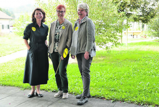 Die drei Damen vom Erzähltal: (v.l.) Karin Faes, Präsidentin Regionalverband impuls aargauSüd, Erika Maurer, Präsidentin «Erzähltal» und Helen Dietsche, Geschäftsleiterin des Regionalverbands. (Bild: rc.)