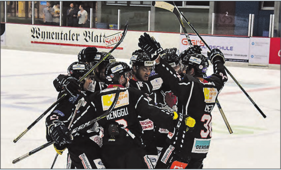 Jubelszenen der Red Lions: Sind in der kommenden Saison hoffentlich öfter zu sehen. Punkte und Siege alimentieren dank des neuen «Game Winner Club» auch die Klubkasse. (Archivbild: mars.)