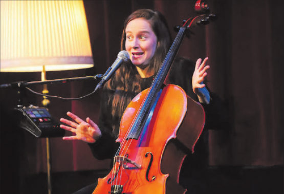 Lieder, die das Leben beschreiben. Fatima Dunn singt über die Liebe und lässt die Gedanken fliegen, wie einen kleinen roten Punkt am Horizont. (Bild: rc.)
