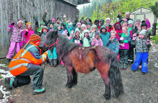 Rund ums Thema «Haut und Haar» erlebten die bei der Ferienplausch-Woche der reformierten Kirche Reinach-Leimbach mitmachenden Kinder abwechslungsreiche Tage. (Bilder: zVg.)