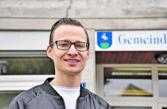 Zurück zu den Wurzeln: Marc Hochuli ist seit 1. April 2021 neuer Gemeindeschreiber von Reitnau. Bis Ende Jahr arbeitet er auch noch in Meisterschwanden. (Bild: Raphael Nadler)