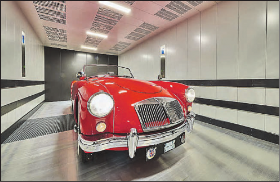 Autoaufzug für die Oldtimer-Sammlung von Ernst Brunner, Teufental. (Bilder: zVg.)