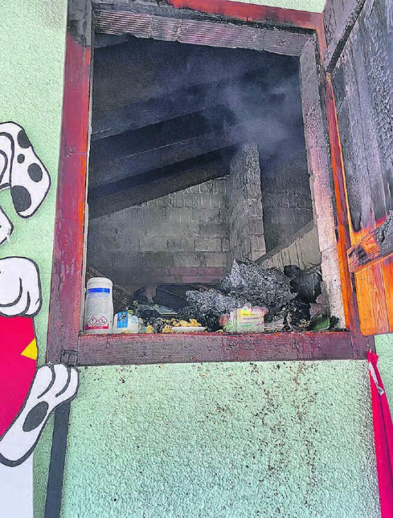 Personen wurden nicht verletzt. Der Brandherd richtete in Hirschthal jedoch Sachschaden in unbekannter Höhe an. (Bild: zVg.)