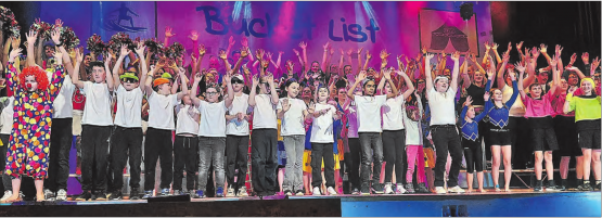 Die über 200 Mitwirkenden der Turnshow vom STV Unterkulm versprühten gute Laune nach allen Seiten. (Bilder: Roland Marti)