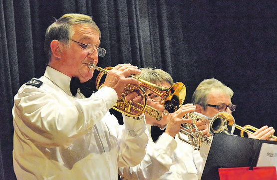 Diszipliniert und leidenschaftlich: Die Mitglieder der MG Schmiedrued lieben die Blasmusik und erfreuen damit gerne ihr Publikum. (Bilder: st.)