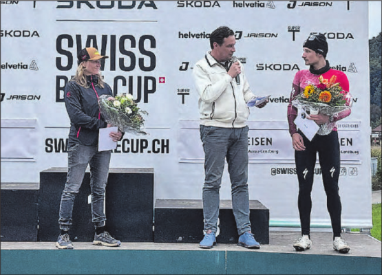 Kathrin Stirnemann und Joris Ryf − hier im Interview mit Gemeindeammann Andreas Fetscher − gewannen an einem Tag je eine WM-Silbermedaille. (Bild: zVg.)
