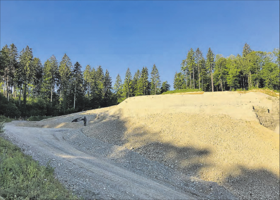 Teiländerung des Gränicher Kulturlandplanes: Wie hier im «Untere Zingge» bereits seit Jahren, soll nun auch im Gebiet «Oberer Zingge» Kies abgebaut werden können. (Bild: A.W.)