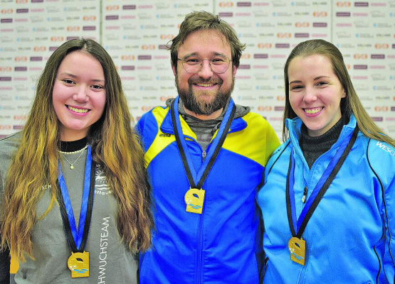 Die überlegenen Sieger in den drei Hauptkategorien Gewehr 10 m: (von links) Fiona Kitanovic (U21), Andrea Rossi (Elite Männer) und Selina Koch (Seon, Elite Frauen). (Bild: wr.)