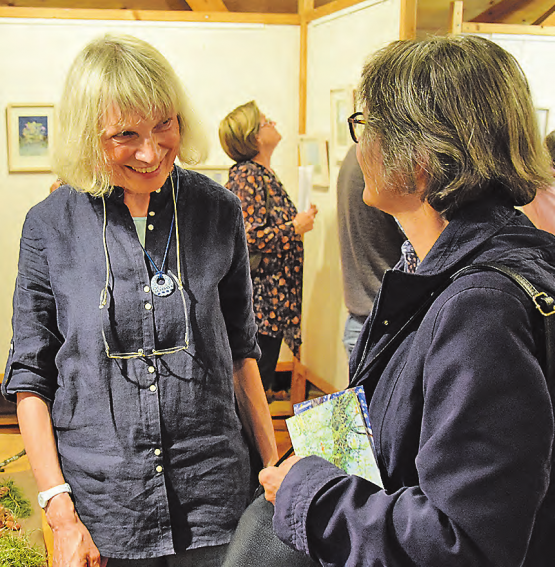Elisabeth Heuberger: Sie liebt den direkten Kontakt mit den Ausstellungsbesuchern. (Bilder: st.)