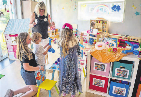 Zehn Jahre Familien- und Gemeinschaftszentrums Reinach-Wynental: Anlässlich der Jubiläumsfeierlichkeiten war das FGZ von fröhlichem Lachen, in Gespräche vertieften Menschen und spielenden Kindern erfüllt. (Bild: zVg.)