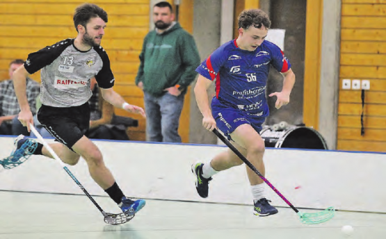 Lok-Stürmer Dimitri Lüscher (rechts) traf zum klaren 8:0-Schlussstand. (Bild: Otto Lüscher)