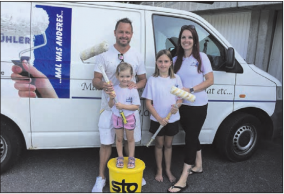 Das kleine Familienunternehmen aus Beinwil am See: Maler und Gipser Daniel Bühler mit seiner Frau und seinen Töchtern. (Bild: zVg.)