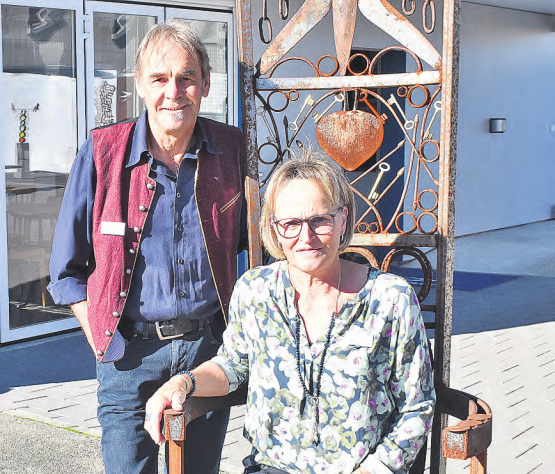 Kunst verbindet – einmal mehr an der Art Feldmatte in Teufenthal: Esther und Reto Baumann haben zusammen mit vier anderen Künstlern eine vielseitige Ausstellung auf die Beine gestellt.
