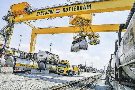 Internationale Firma mit Seetaler Wurzeln: Die Bertschi Gruppe besitzt 37’100 Tank- und Silocontainer, 1100 Lastwagen sowie 30 Containerterminals. (Bild: zVg.)