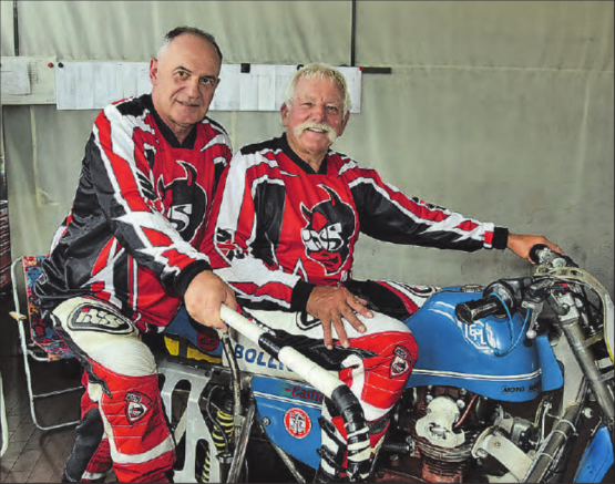 Zum 33. Mal startbereit: Hans Bolliger (re.) mit seinem «Plampi» Peter Oswald auf der unzählige Male erprobten Maschine, die ebenfalls ein Oldtimer ist.