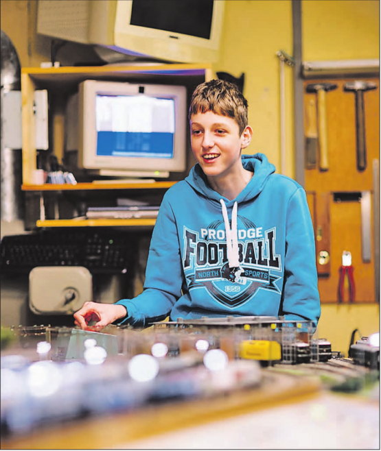 Einzigartige Menschen: Adnan, Schüler und Autist, prägt das Schaffen der Stiftung Schürmatt. (Bild: zVg.)