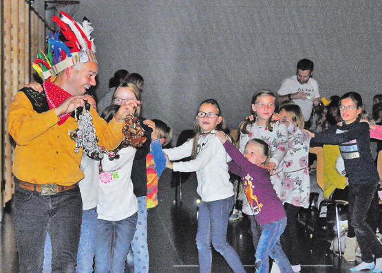 Kinderkonzert im Kubus Rickenbach: Wenn Hilfssheriff Tom und seine Freunde zu Besuch sind, dann ist einiges los. (Bilder: mla.)