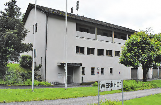 Das Teufenthaler Werkhof-Gebäude an der Dürrenäscherstrasse soll für 788’700 Franken einer umfassenden Sanierung unterzogen werden. (Bild: hg.)