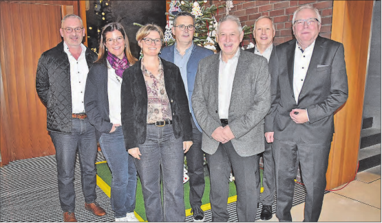 Hirschthal ist gut aufgestellt: Georges Brandenberg (neu), Livia Hofmeier, Irene Bärtschi (Gemeindeammann), Jost Waldispühl (Vizeammann), Uwe Essinger, Alfred Müller (Gemeindeschreiber) und Markus Goldenberger (verabschiedet) v. l. (Bilder: Alfred Weigel)