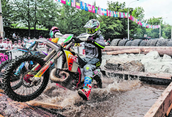 Ganzes Können gefordert: Prolog in der Innenstadt. (Bilder: zVg.)