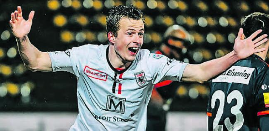 Doppelt hält besser: Innenverteidiger Léon Bergsma traf in seinem 26. Pflichtspiel erstmals für den FC Aarau. (Bild: Sarah Rölli)