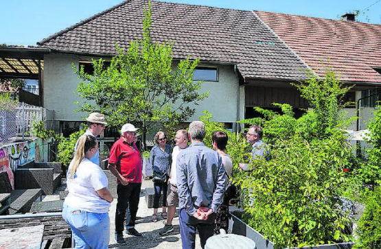Ein Ort an der Sonne: Der Garten des Jugendtreffs ist bei den Jugendlichen beliebt.
(Bilder: mek)