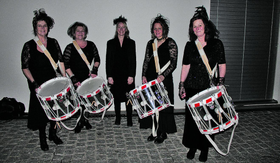 Die Tambourinnen sorgten während des Weiberregiments für Rhythmus. Wer sich mehr Lautstärke wünscht, kann sich zum Mitmachen melden. (Bilder: grh)