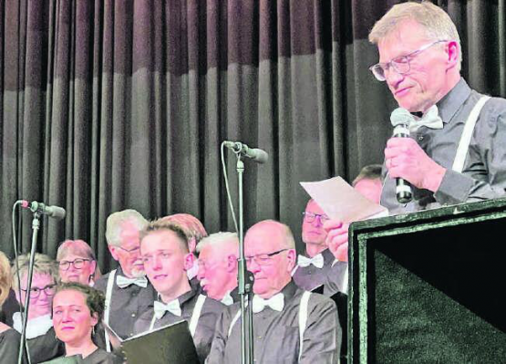 Frühlingskonzert unter dem Motto «GÄGEsätz»: Chor Staffelbach unter der Leitung von Kevin Sieber wusste seine Fans zu begeistern. (Bild: Sabina Gonseth)
