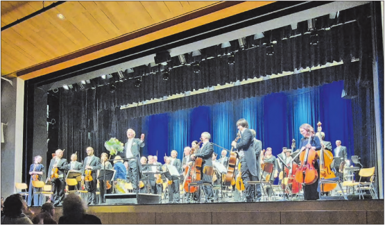 Die aargovia philharmonic konnte das Publikum im Saalbau mit ihrer musikalischen Darbietung einmal mehr begeistern. (Bilder: Janine Flückiger)