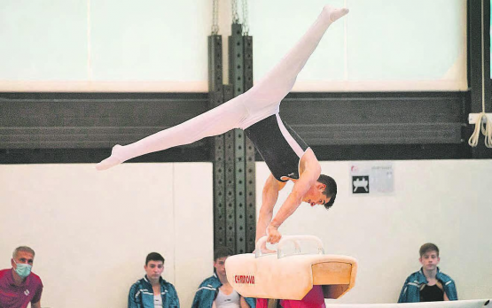 Topform bestätigt: Florian Langenegger wurde an den Mittelländischen Kunstturnertagen in Liestal Zweiter. (Bilder: zVg.)