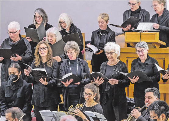 Wunderbar gelungenes Abschiedskonzert des reformierten Kirchenchors Reinach und des Frauechilechors Bremgarten in der Reinacher Kirche. (Bilder: psi.)
