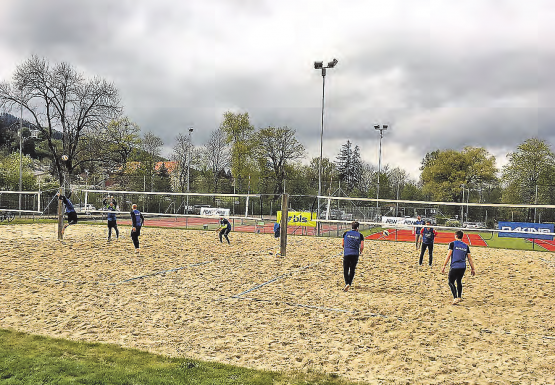 Die Beachvolleyballsaion ist gestartet: Die AEW Beach Trophy machte zum Auftakt Halt in Menziken. (Bild: zVg.)