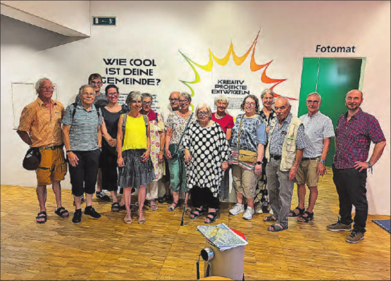 Die Mitglieder der SP Gränichen besuchten die spannende Führung durch die Sonderausstellung «Cool down Aargau» im Naturama. (Bild: zVg.)