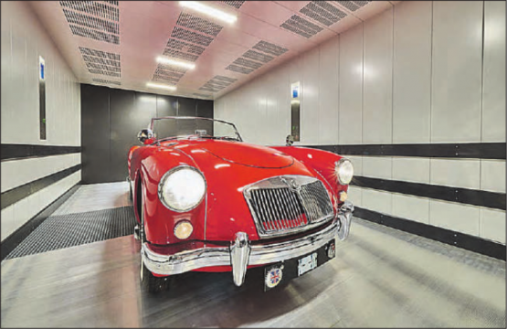 Autoaufzug für die Oldtimer-Sammlung von Ernst Brunner, Teufental. (Bilder: zVg.)