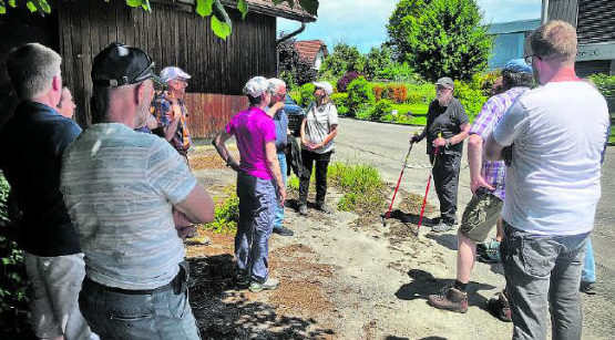Die Teilnehmenden erfuhren auf dem Grenzumgang nicht nur Wissenswertes, sondern konnten auch die Schönheit der Region erleben. (Bild: zVg.)