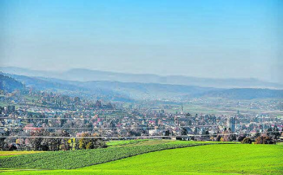 Aargauer Gemeindelandschaft: Chancen und Risiken von Gemeindefusionen. (Bild: mars.)