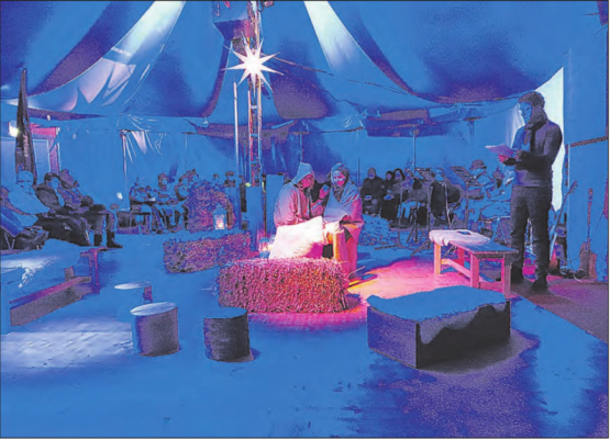 Lebendige Feier in der «lebendigen Krippe». Die Korpsweihnachtsfeier der Heilsarmee fand ein letztes Mal im Zelt statt. (Bild: zVg.)