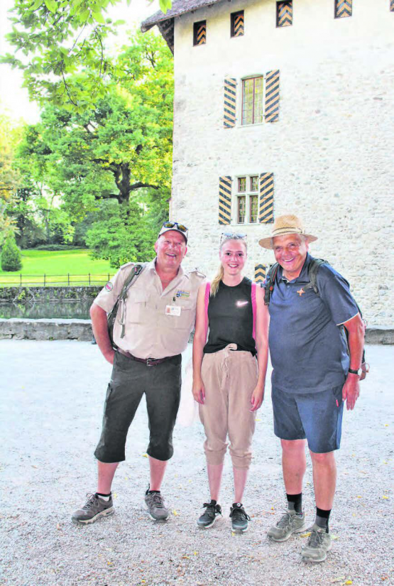 Wandernacht im Juli 2022: Ranger Peter Wyss,Vera Büchel von Seetal Tourismus und Wanderleiter Walter Oettli. (Bild: grh)