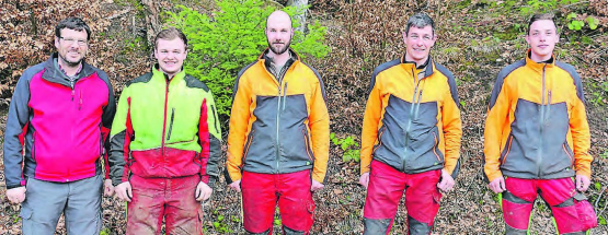 Das Team des Forstbetriebs Uerkental (von links): Markus Steiner (Betriebsleiter), Simon König (Lehrling), Kilian Baumann (Forstwart), Tobias Bachmann (Forstwart-Vorarbeiter), Simon Kropp (Forstwart). (Bild: zVg.)