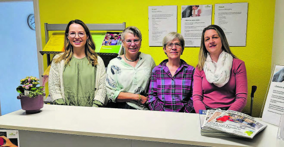 Abschied und Begrüssung bei der Pro Senectute Bezirk Kulm: (v.l.n.r.) Rebecca Rast, Sozialarbeiterin; Bea Schmid, neue Stellenleiterin; Verena Scheurer, abtretende Stellenleiterin; Corinne Neukom, Sachbearbeiterin. (Bild: zVg.)