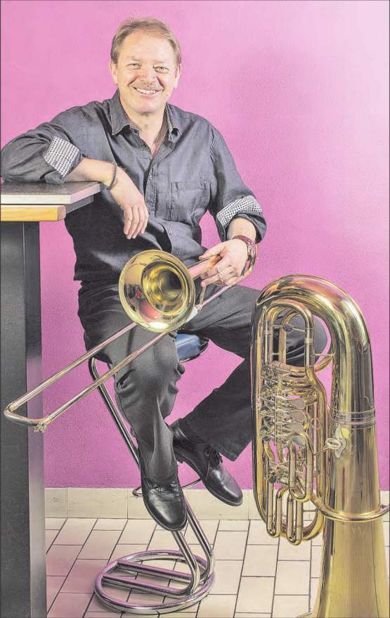 «Musik ist generationenübergreifend die Sprache des Herzens», weiss der Musiklehrer, Komponist, Arrangeur und Virtuose. (Bild: Sonja Clerc)