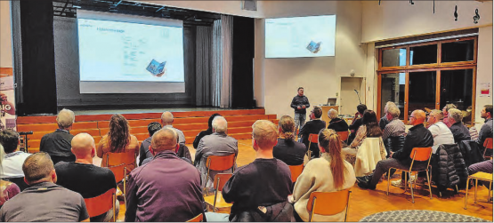 Der Infoanlass zum Thema Digitalisierung stiess auf reges Interesse. (Bilder: Roland Marti)