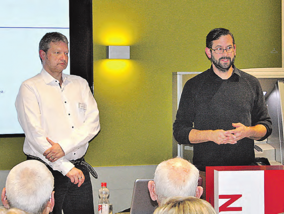 Die beiden Referenten am «Club der Alten Hasen»: (v.li.) Dieter Hermann und Paul-David Borter, beantworten Fragen. (Bild: zVg.)