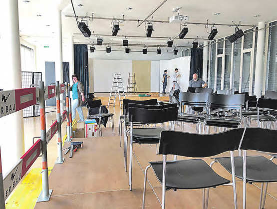 Neu gibts eine Tribüne: Beim Theater Improvisorisch sieht man künftig auch auf den hintersten Plätzen wirklich alles. (Bild: zVg.)