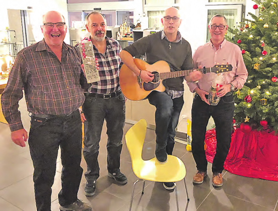 Freude und fröhlicher Gesang: (v.li.) Hans Wiederkehr, Res Kiener, Fredy Gubler, Kurt Hofmann. (Bild: zVg.)