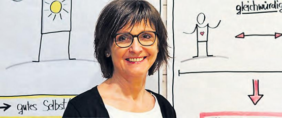 Monika Graf von der Suchtprävention Aargau führte die Eltern kompetent und sympathisch durch die wichtigsten Themen des Alltags mit Schulkindern. (Bild: zVg.)