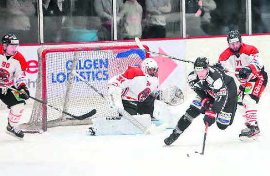 Aus den wenigen Chancen zu wenig gemacht: Daniel Müller versucht mit einer Drehung an Bellenz-Hüter Christophe Dux vorbei zu kommen.