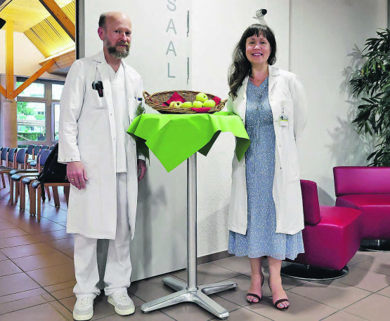 Dr. Stefan Wichmann und Dr. Ksenia Mischler zeigten sich für einen informativen Vortrag rund ums Thema Krampfadern verantwortlich. (Bild: dr.)